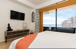 Beachfront Golf Heated Pools Balcony
