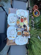 Arden's House