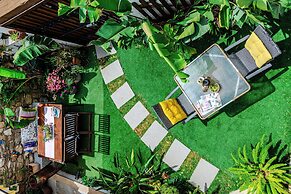 Arden's House