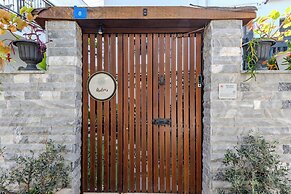Arden's House