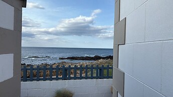Findochty Beach House - Private Garden-beachfront