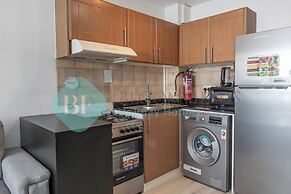 Bloomfields STU Lago Vista Sea View