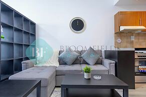 Bloomfields STU Lago Vista Sea View
