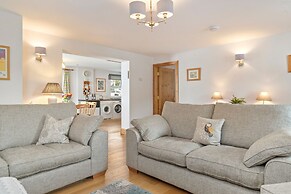 Two Hoots - Peaceful Cottage Rural Views