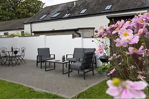 Two Hoots - Peaceful Cottage Rural Views