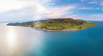 LUQUINA LODGE
