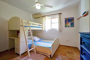 Beach Villa in El Portillo Sleeps 12
