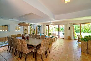 Beach Villa in El Portillo Sleeps 12