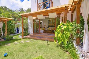 Beach Villa in El Portillo Sleeps 12