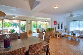 Beach Villa in El Portillo Sleeps 12
