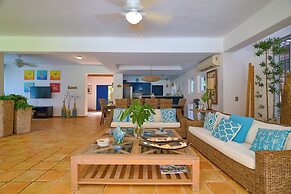 Beach Villa in El Portillo Sleeps 12
