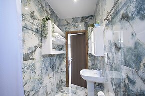 SkyFrame Apartments