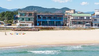 Goseong Cnblue Oceanview Pension