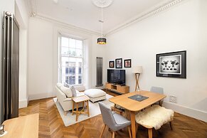 Modern studio in Edinburgh West End