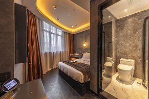 A forest s hotel