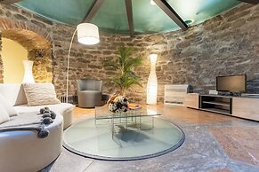 Ice Queen Chamber by Rent all Como