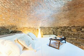 Ice Queen Chamber by Rent all Como