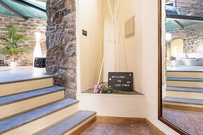 Ice Queen Chamber by Rent all Como