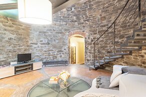 Ice Queen Chamber by Rent all Como