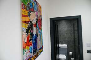 Santi House