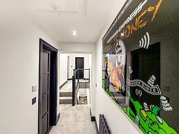 Santi House
