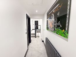 Santi House