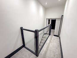 Santi House