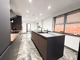 Santi House