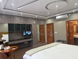 Platinum Lodge