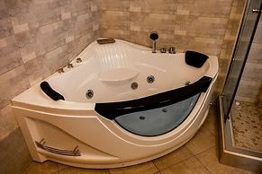Platinum Lodge