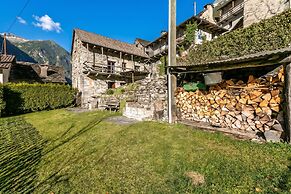 Rustico Over The Bridge Verzasca