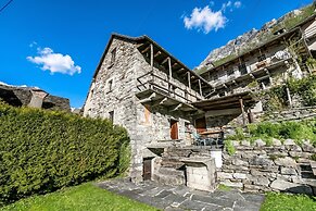Rustico Over The Bridge Verzasca