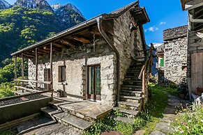 Rustico Over The Bridge Verzasca