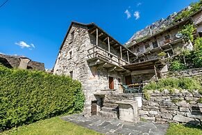 Rustico Over The Bridge Verzasca