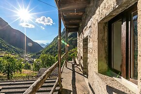 Rustico Over The Bridge Verzasca
