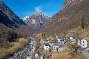 Rustico Paese Verzasca
