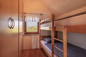 Vineyard Cottage Brodaric
