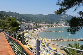 La Pietra sul Mare