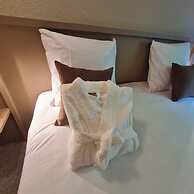 BRIT HOTEL CONFORT ALENCON