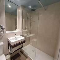 BRIT HOTEL CONFORT ALENCON