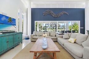 Golf Villa in Bavaro - Pool, Jacuzzi, Staff