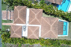 Golf Villa in Bavaro - Pool, Jacuzzi, Staff