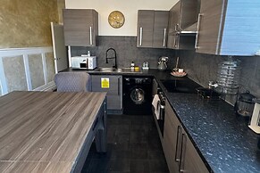 Central Sheffield 3-bed Apt, Sleeps 6 With Parking