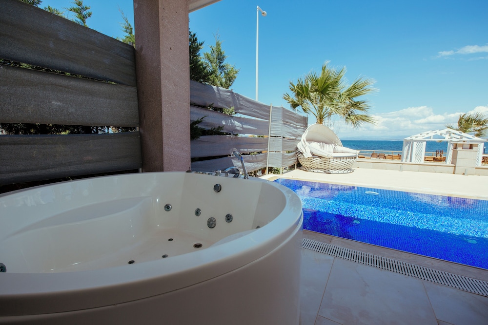 Cunda Say Resort