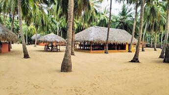 Roshanne Beach Resort