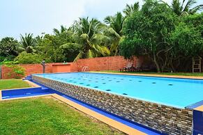 Roshanne Beach Resort