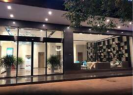 Sanyuan Hotel Wuling Square Store