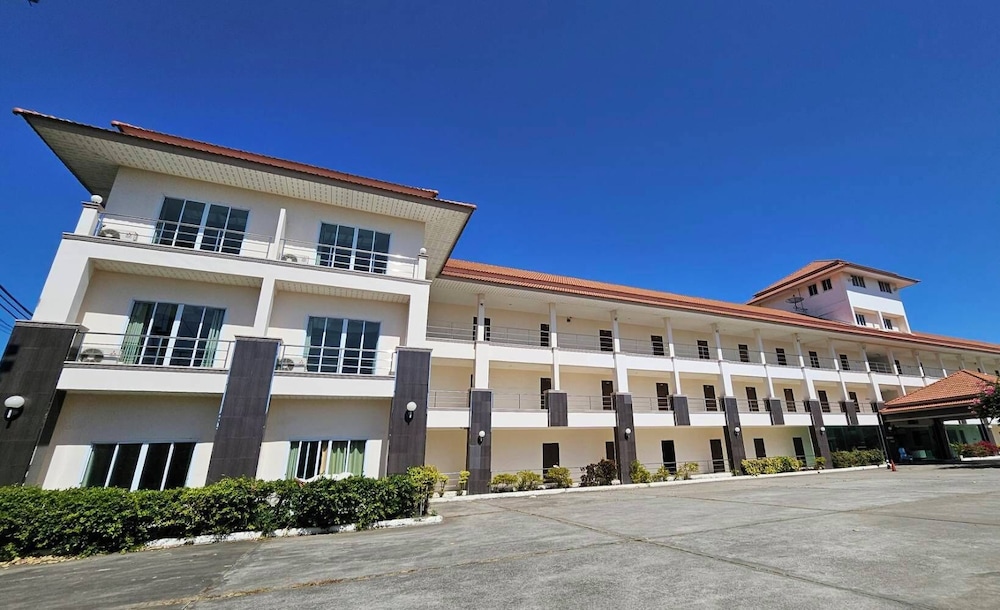 Grand Place Resort