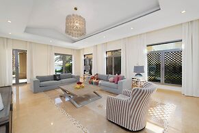 Maison Privee - Exclusive Villa w/ Private Pool, Garden and Beach