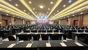 Grand Serpong Hotel